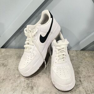 Nike White and Black Air Sneakers